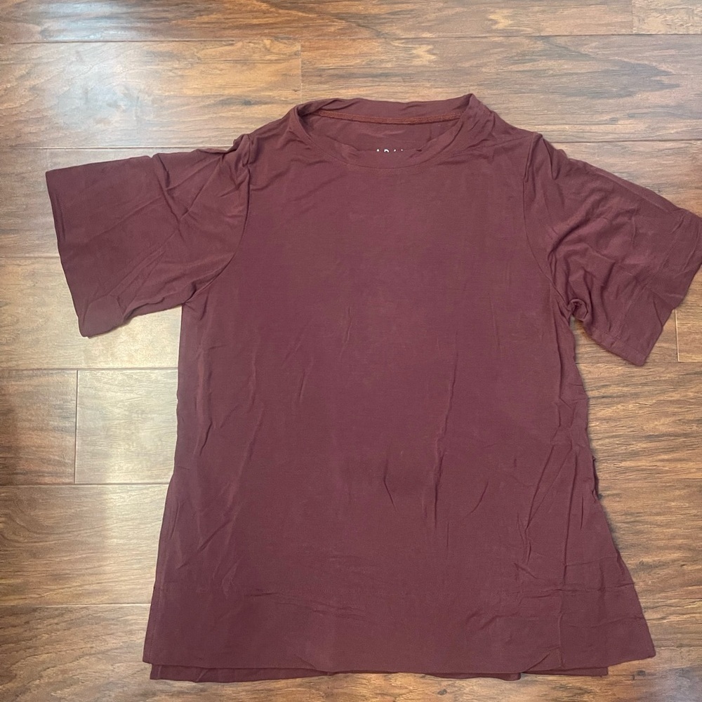 Aday Essentialist Tshirt Size XS